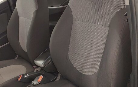 Hyundai Solaris II рестайлинг, 2012 год, 669 000 рублей, 8 фотография