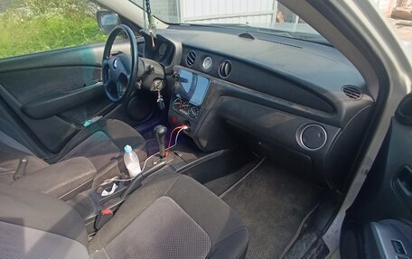 Mitsubishi Outlander III рестайлинг 3, 2003 год, 310 000 рублей, 14 фотография