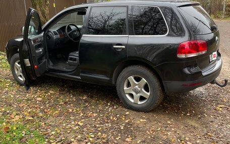 Volkswagen Touareg III, 2004 год, 620 000 рублей, 3 фотография
