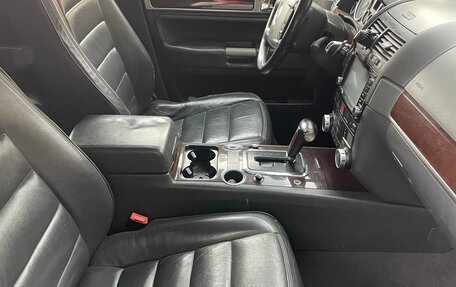 Volkswagen Touareg III, 2004 год, 620 000 рублей, 11 фотография