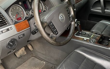 Volkswagen Touareg III, 2004 год, 620 000 рублей, 15 фотография
