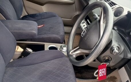 Honda Stream II, 2010 год, 1 070 000 рублей, 26 фотография