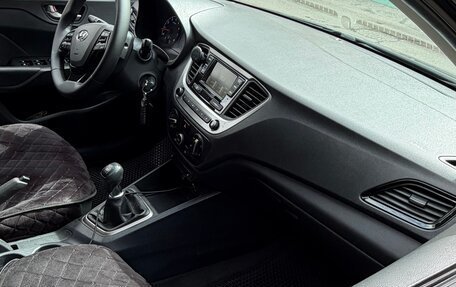 Hyundai Solaris II рестайлинг, 2018 год, 1 000 000 рублей, 7 фотография