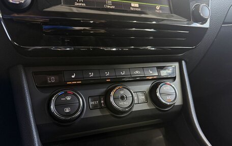 Skoda Superb III рестайлинг, 2015 год, 1 599 000 рублей, 15 фотография
