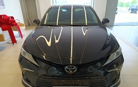 Toyota Camry, 2021 год, 3 860 500 рублей, 2 фотография