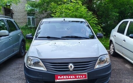 Renault Logan I, 2010 год, 200 000 рублей, 1 фотография