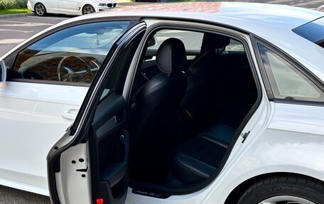 Audi A4, 2015 год, 1 930 000 рублей, 18 фотография