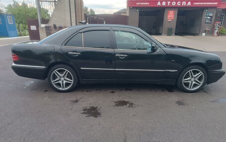 Mercedes-Benz E-Класс, 1997 год, 500 000 рублей, 3 фотография