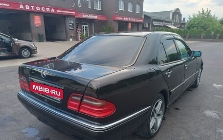 Mercedes-Benz E-Класс, 1997 год, 500 000 рублей, 4 фотография