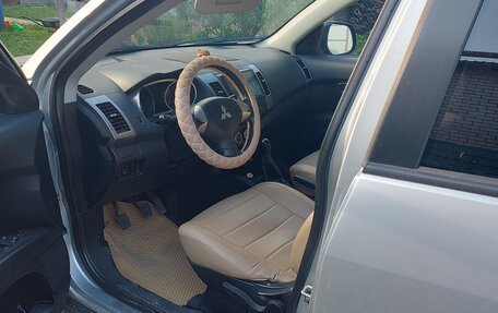 Mitsubishi Outlander III рестайлинг 3, 2008 год, 1 090 000 рублей, 9 фотография