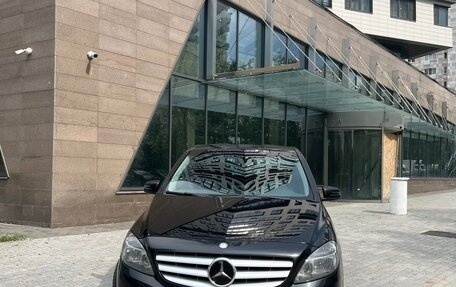 Mercedes-Benz B-Класс, 2014 год, 1 300 000 рублей, 24 фотография