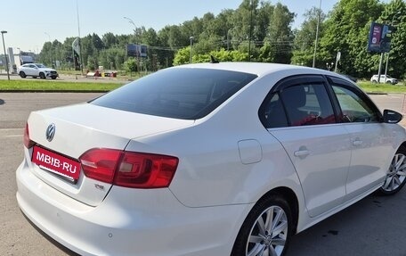 Volkswagen Jetta VI, 2011 год, 890 000 рублей, 2 фотография