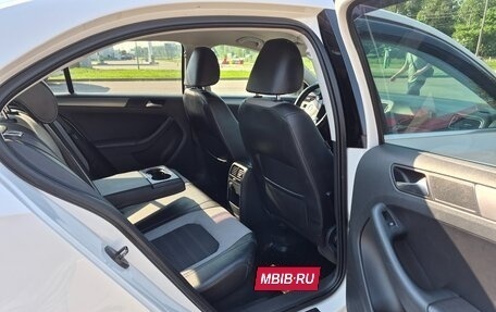 Volkswagen Jetta VI, 2011 год, 890 000 рублей, 3 фотография