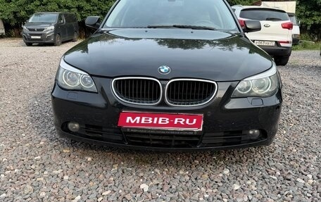 BMW 5 серия, 2004 год, 1 090 000 рублей, 1 фотография