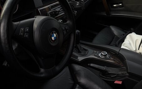 BMW 5 серия, 2004 год, 1 090 000 рублей, 15 фотография