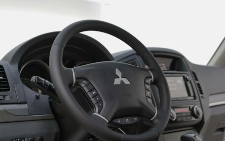 Mitsubishi Pajero IV, 2013 год, 2 045 000 рублей, 6 фотография