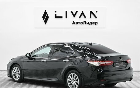 Toyota Camry, 2018 год, 2 115 000 рублей, 2 фотография