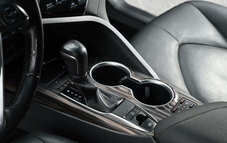 Toyota Camry, 2018 год, 2 115 000 рублей, 12 фотография
