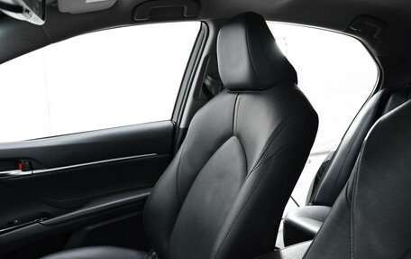 Toyota Camry, 2018 год, 2 115 000 рублей, 16 фотография