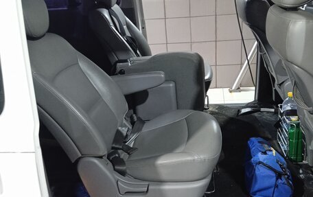 Hyundai Grand Starex Grand Starex I рестайлинг 2, 2013 год, 2 000 000 рублей, 7 фотография