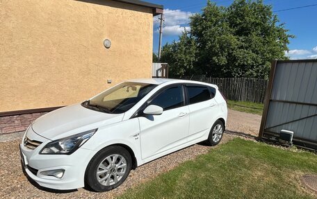 Hyundai Solaris II рестайлинг, 2015 год, 1 100 000 рублей, 1 фотография