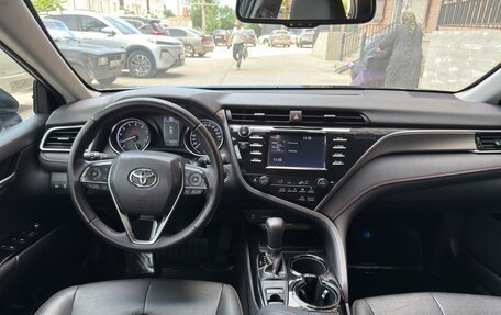 Toyota Camry, 2020 год, 2 560 000 рублей, 4 фотография