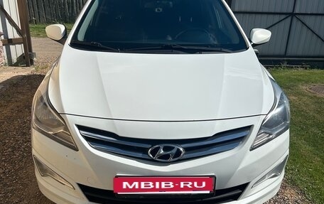 Hyundai Solaris II рестайлинг, 2015 год, 1 100 000 рублей, 2 фотография