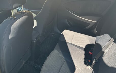 Hyundai Solaris II рестайлинг, 2015 год, 1 100 000 рублей, 8 фотография