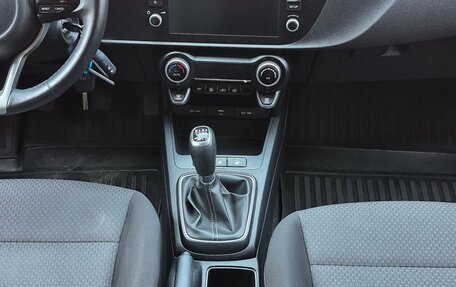 KIA Rio IV, 2022 год, 1 579 000 рублей, 12 фотография
