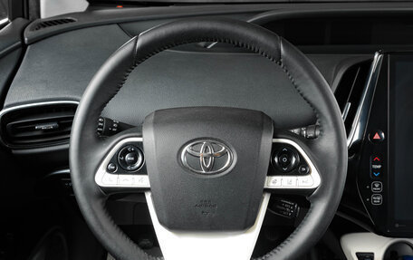 Toyota Prius IV XW50, 2017 год, 2 479 000 рублей, 14 фотография