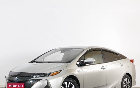 Toyota Prius IV XW50, 2017 год, 2 479 000 рублей, 4 фотография