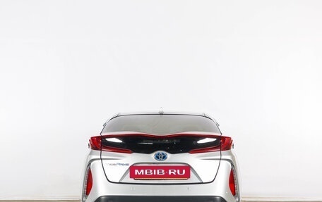 Toyota Prius IV XW50, 2017 год, 2 479 000 рублей, 6 фотография