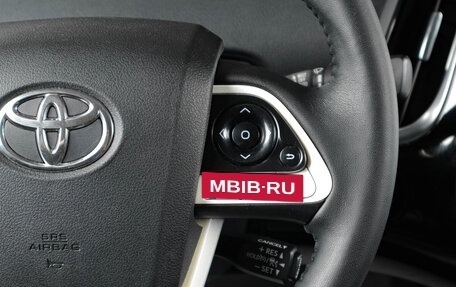Toyota Prius IV XW50, 2017 год, 2 479 000 рублей, 16 фотография