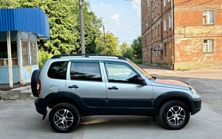 Chevrolet Niva I рестайлинг, 2018 год, 699 000 рублей, 9 фотография