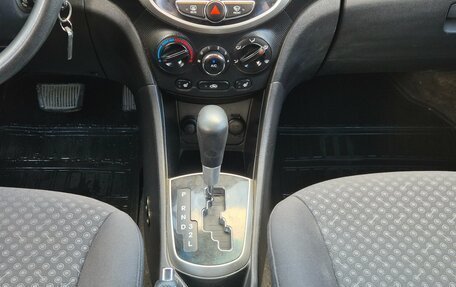 Hyundai Solaris II рестайлинг, 2011 год, 670 000 рублей, 11 фотография