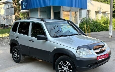 Chevrolet Niva I рестайлинг, 2018 год, 699 000 рублей, 10 фотография