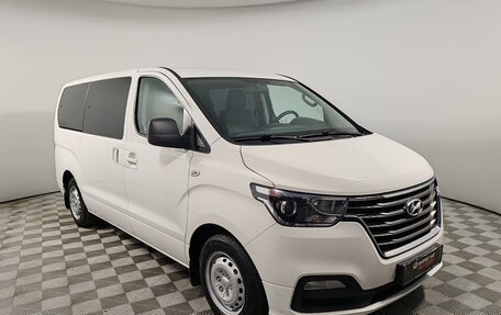 Hyundai H-1 II рестайлинг, 2021 год, 3 299 000 рублей, 3 фотография