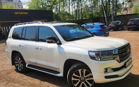 Toyota Land Cruiser 200, 2018 год, 6 750 000 рублей, 2 фотография