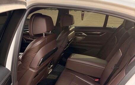 BMW 7 серия, 2018 год, 4 800 000 рублей, 13 фотография