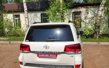 Toyota Land Cruiser 200, 2018 год, 6 750 000 рублей, 5 фотография