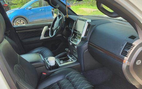 Toyota Land Cruiser 200, 2018 год, 6 750 000 рублей, 16 фотография