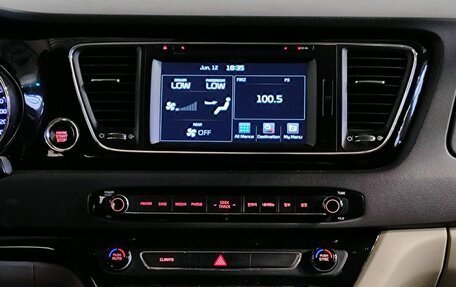 KIA Carnival III, 2016 год, 2 529 000 рублей, 8 фотография