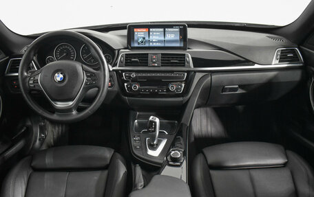 BMW 3 серия, 2018 год, 2 490 000 рублей, 14 фотография