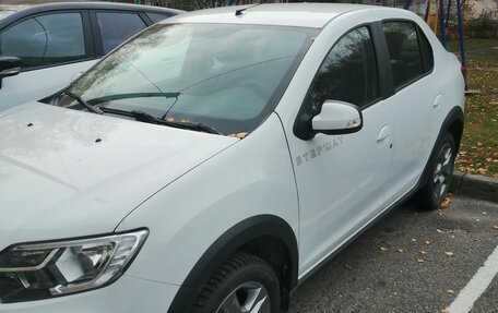 Renault Logan II, 2020 год, 1 800 000 рублей, 2 фотография