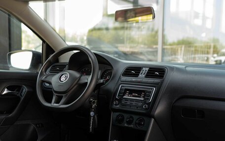 Volkswagen Polo VI (EU Market), 2019 год, 900 000 рублей, 10 фотография
