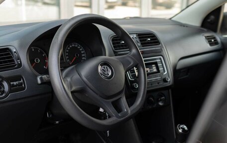 Volkswagen Polo VI (EU Market), 2019 год, 900 000 рублей, 11 фотография
