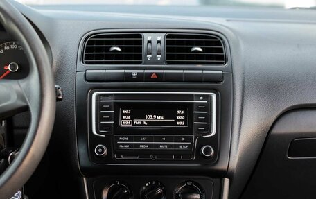 Volkswagen Polo VI (EU Market), 2019 год, 900 000 рублей, 13 фотография