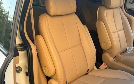 KIA Carnival III, 2019 год, 3 600 000 рублей, 5 фотография