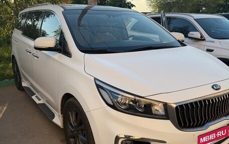 KIA Carnival III, 2019 год, 3 600 000 рублей, 2 фотография