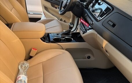 KIA Carnival III, 2019 год, 3 600 000 рублей, 7 фотография